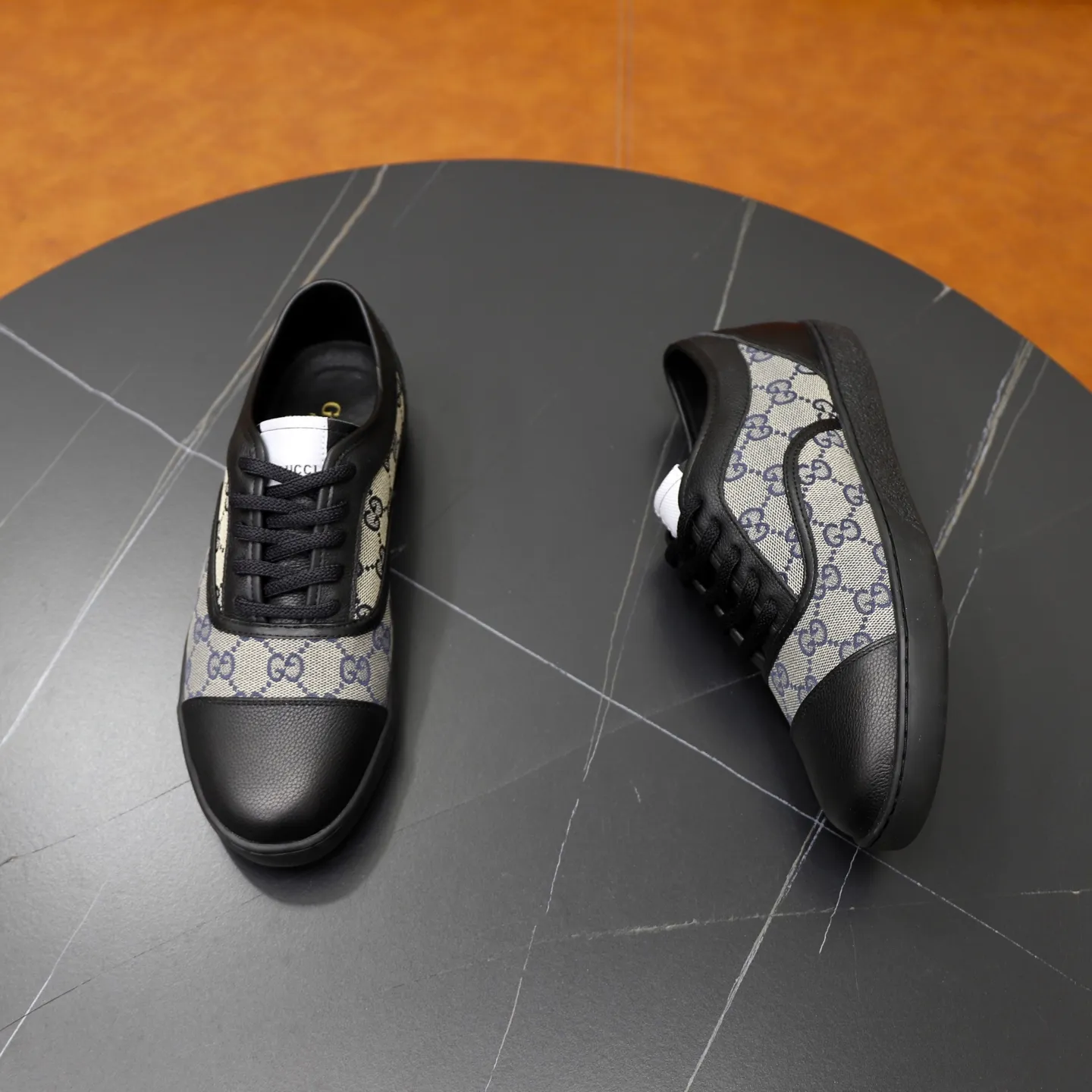 Men's shoes: 400💰🙅‍♂️🙅‍♂️🙅‍♂️ Brand: GUCCI Standard code: 38-44 Grade: Same as the official website Material: Original leather splicing Comfortable sheepskin lining Lightweight wear-resistant outsole Style category: Men's fashionable casual shoes Running sneakers Distinguished luxury brand elements Top luxury Color: Actual picture color
